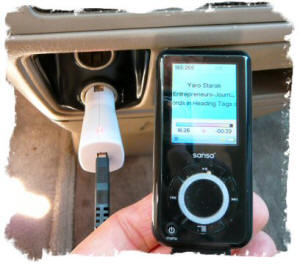 Recharge mp3 player Sansa 4GB with USB car charger
